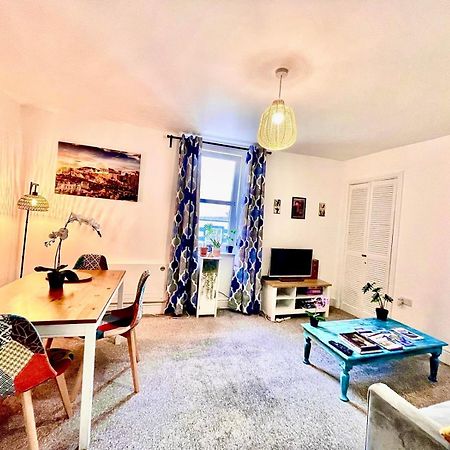 Cosy Authentic Flat In The Heart Of Galashiels Exterior photo