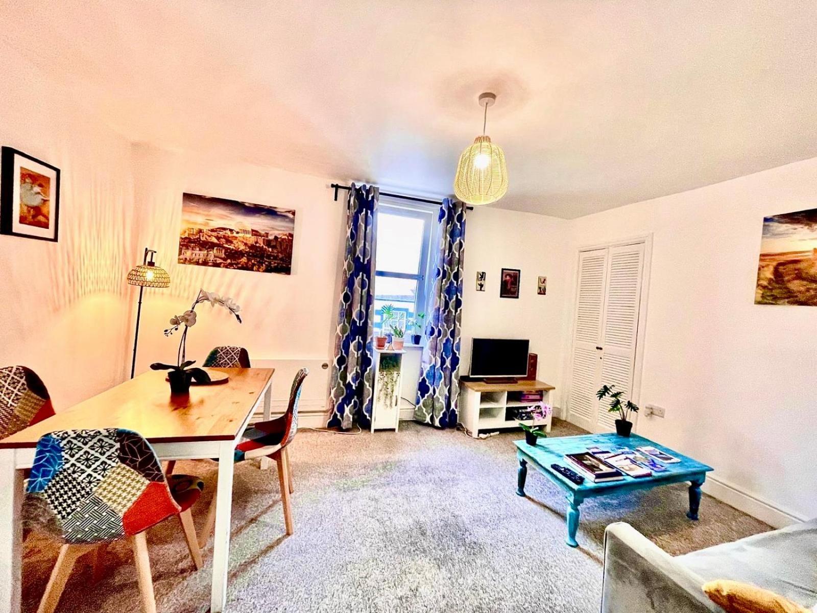 Cosy Authentic Flat In The Heart Of Galashiels Exterior photo